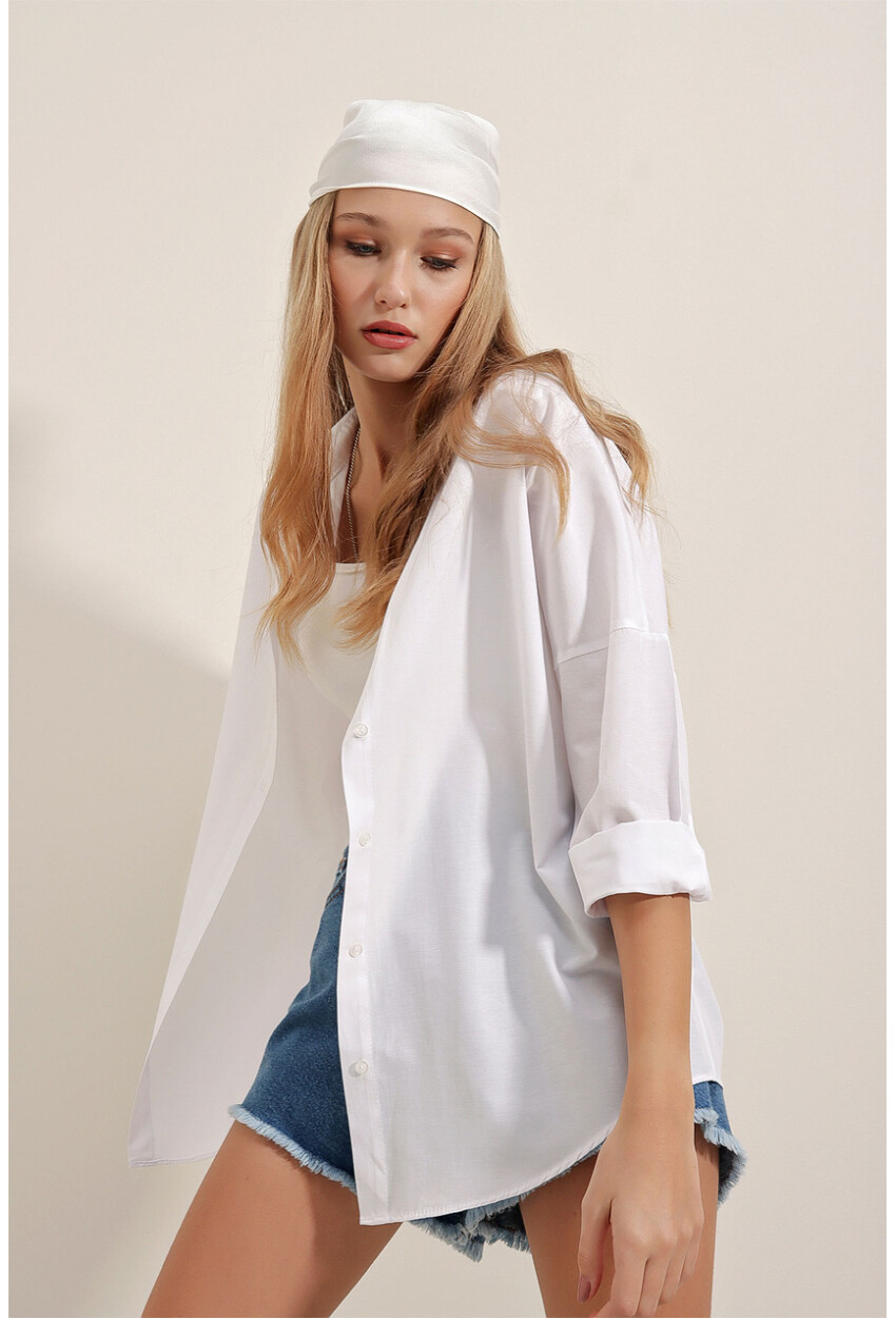 3900 Oversize Uzun Basic Beyaz Gömlek