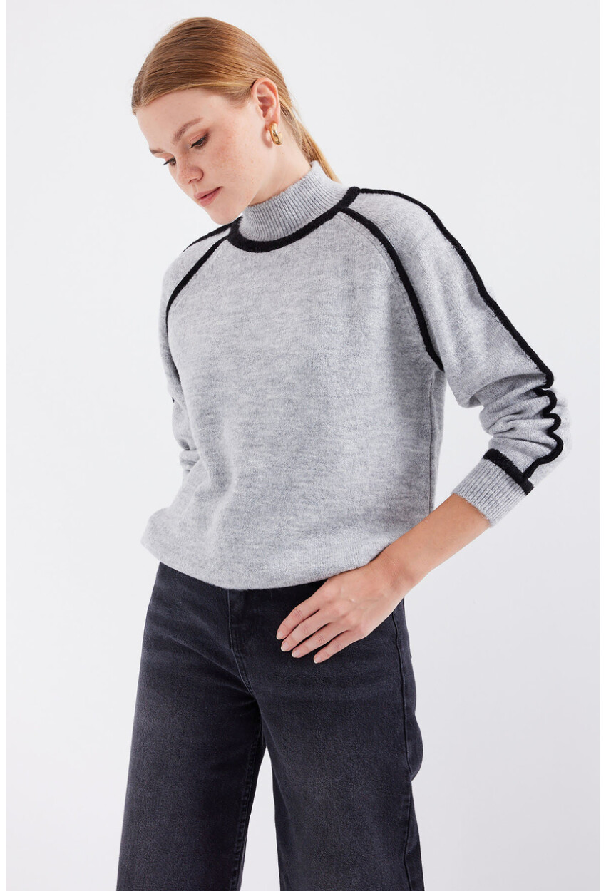 15879 Striped Oversized Knit Sweater