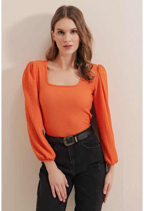 0442 Uzun Kollu Bluz