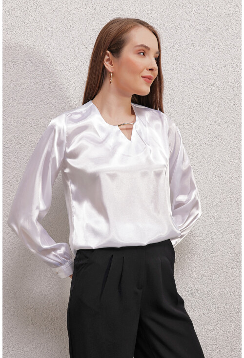 0448 Dökümlü Saten Bluz