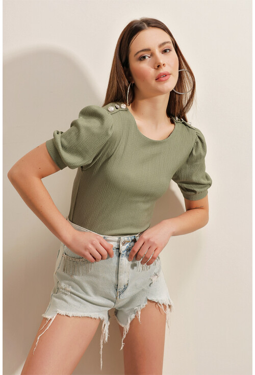 0468 Düğme Detaylı Örme Bluz