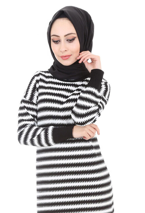 15557 ZİKZAKLI TRİKO TESETTÜR ELBİSE