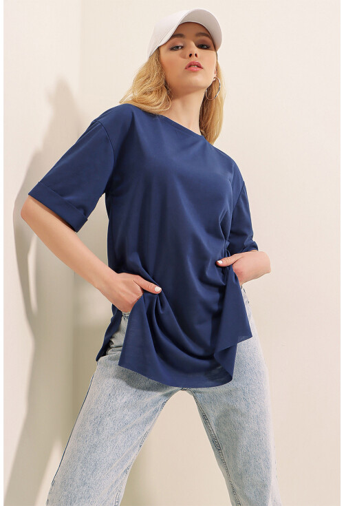4123 Yırtmaçlı Oversize Tişört