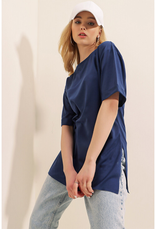 4123 Yırtmaçlı Oversize Tişört