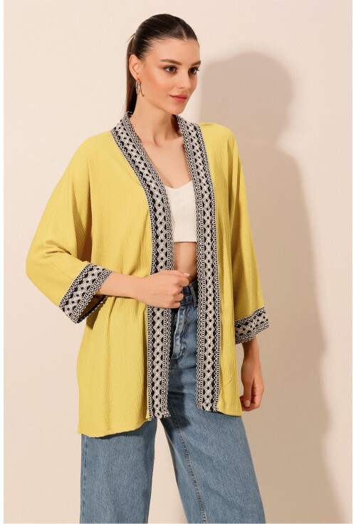 5866 Nakışlı Örme Kimono