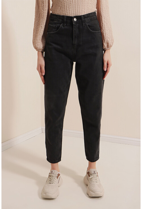 6563 Mom Jeans
