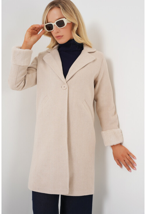 9145 Kadın Kolları Tüylü Balık Sırtı Kaşe Kaban