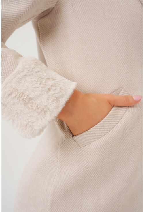 9145 Kadın Kolları Tüylü Balık Sırtı Kaşe Kaban