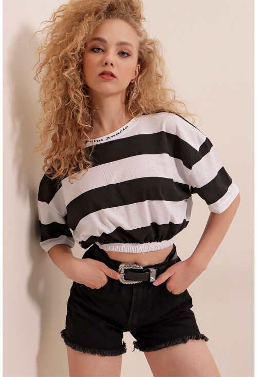 01520 Çizgili Crop Tişört