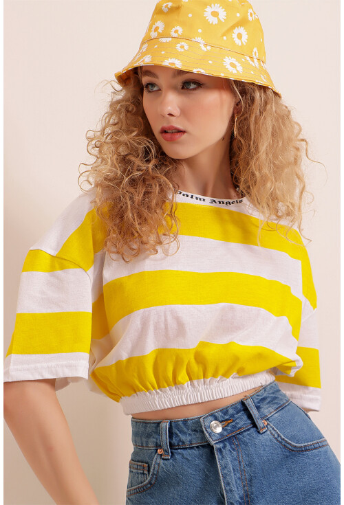 01520 Çizgili Crop Tişört