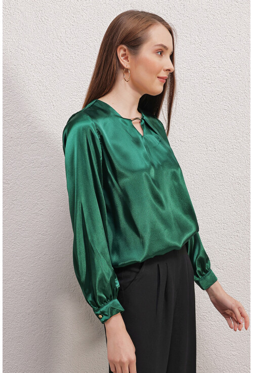 0448 Dökümlü Saten Bluz