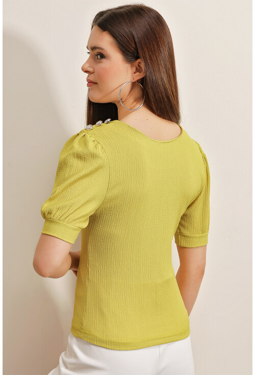 0468 Düğme Detaylı Örme Bluz