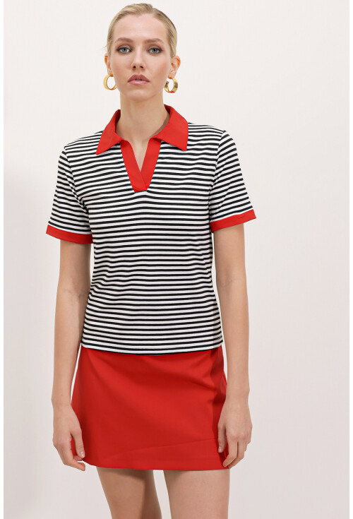 0499 Polo Yaka Çizgili Tişört
