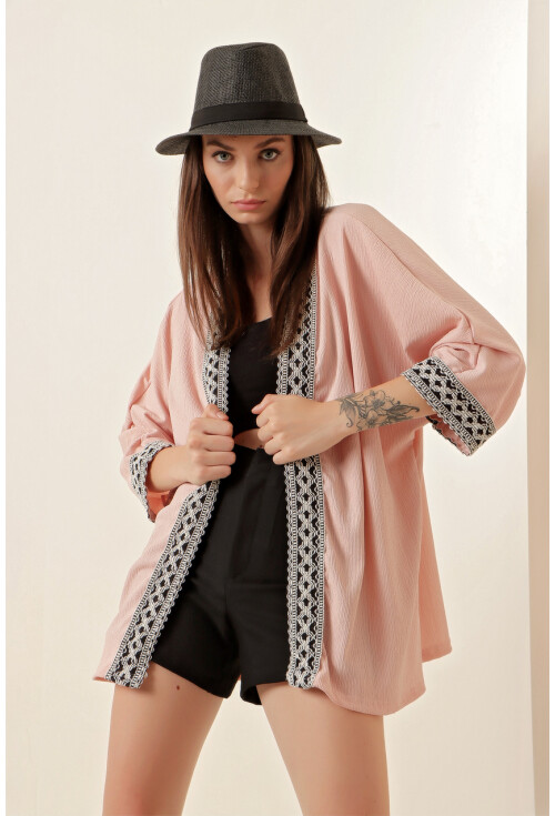 05866 Nakışlı Örme Kimono