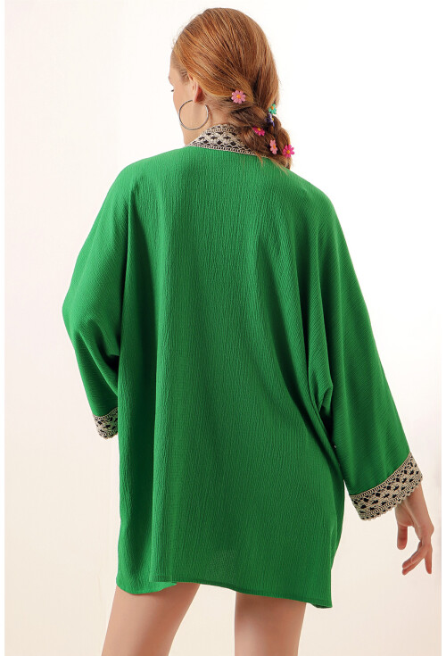 05866 Nakışlı Örme Kimono