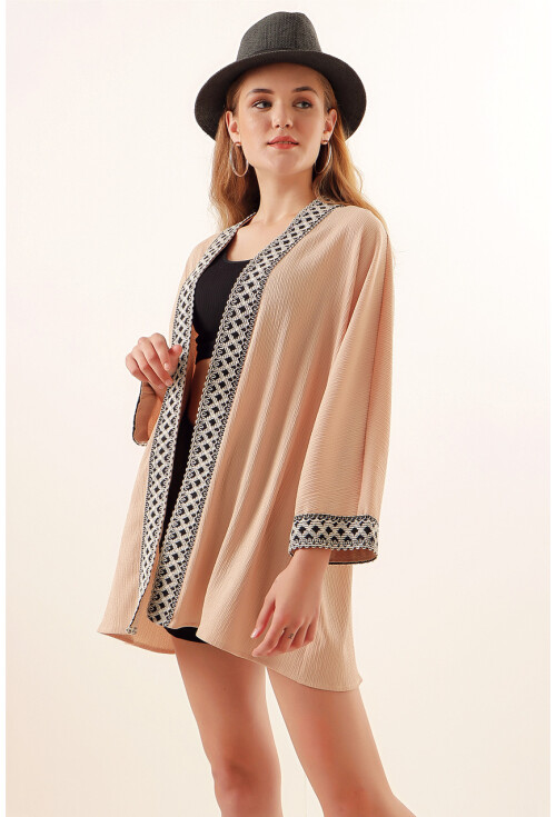 05866 Nakışlı Örme Kimono
