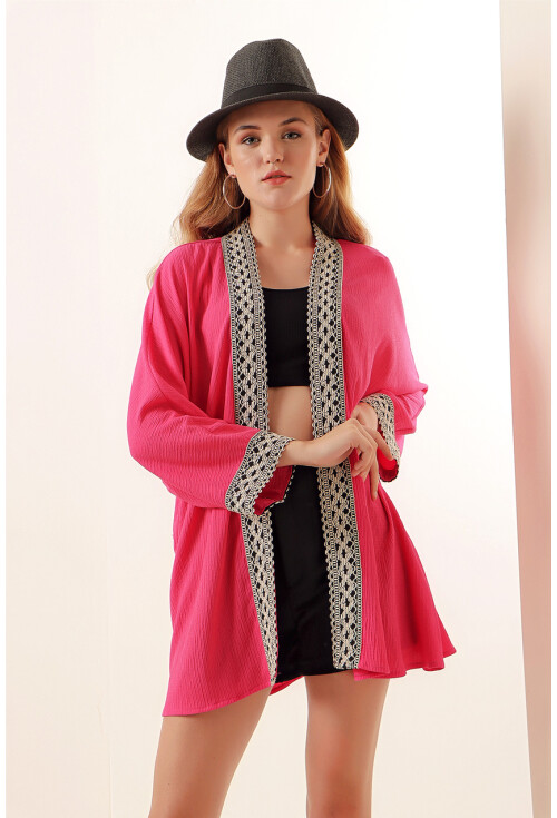 05866 Nakışlı Örme Kimono