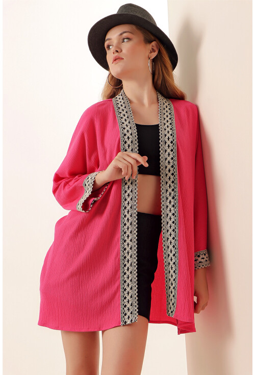 05866 Nakışlı Örme Kimono