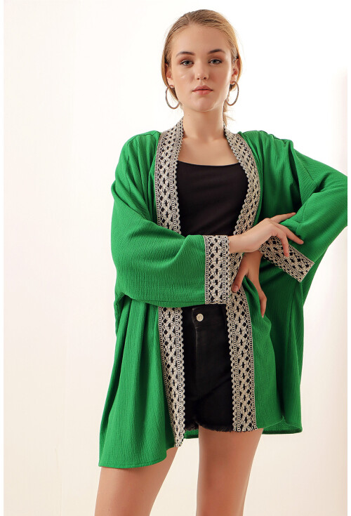 5866 Nakışlı Örme Kimono