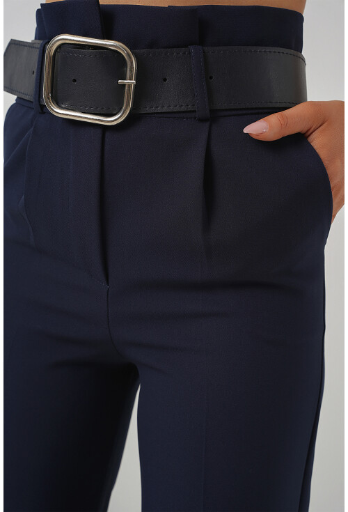 6556 Kemerli Kumaş Pantolon