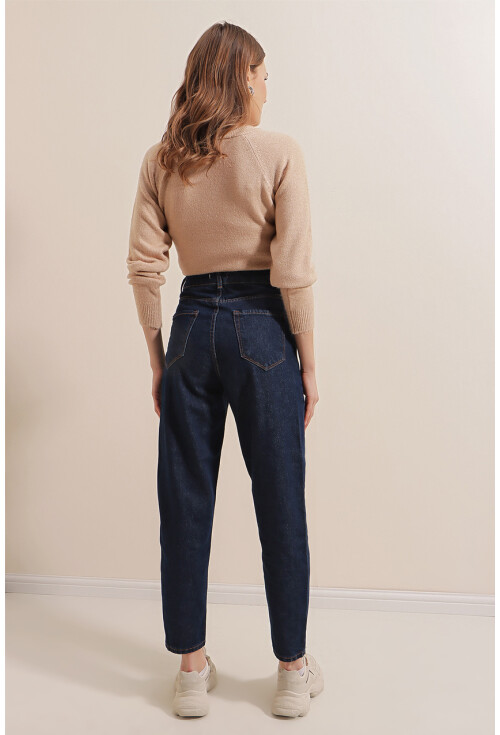 6563 Mom Jeans
