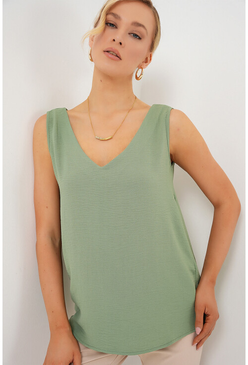 V Yaka Sıfır Kol Bluz 950