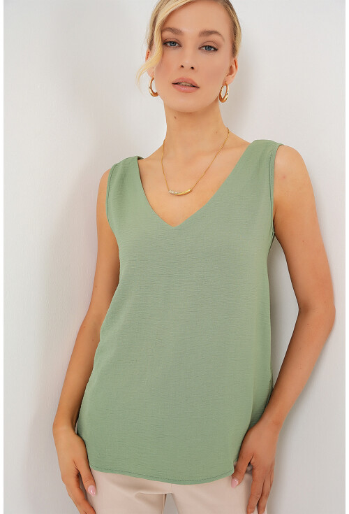 V Yaka Sıfır Kol Bluz 950