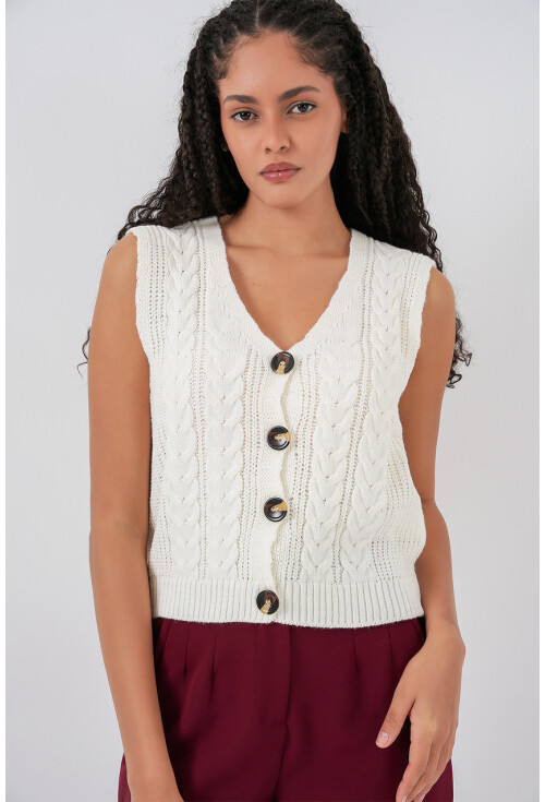 15882 Buttoned Short Knit Vest