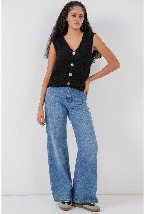 15882 Buttoned Short Knit Vest