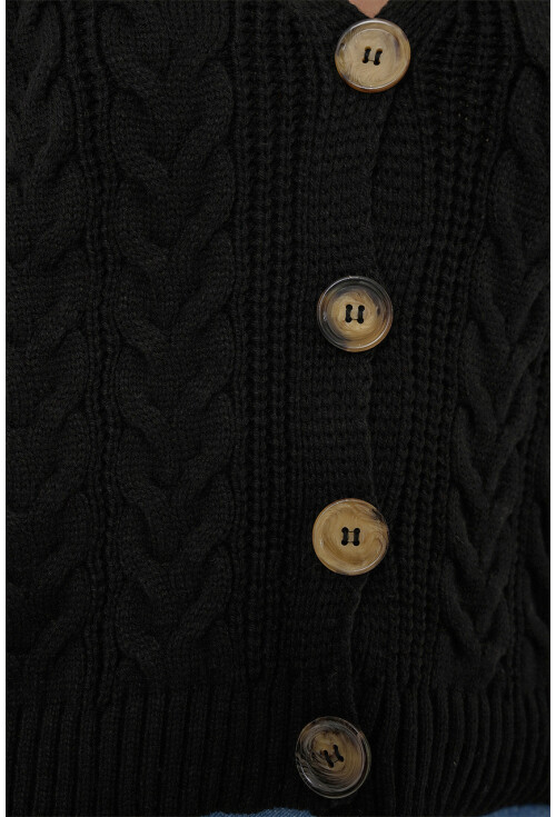 15882 Buttoned Short Knit Vest