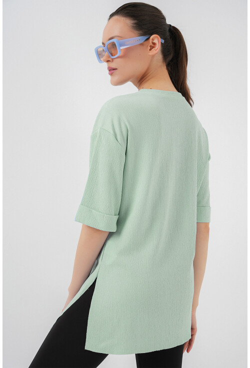 4332 Yanı Yırtmaçlı Örme Tişört