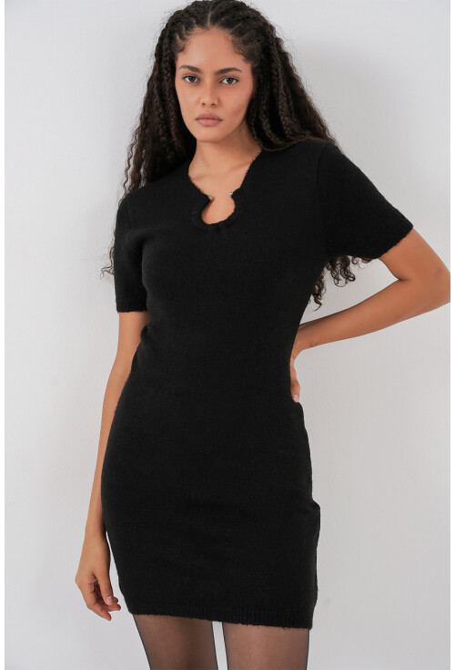 Kadın Kolye Detaylı Triko Elbise 15989