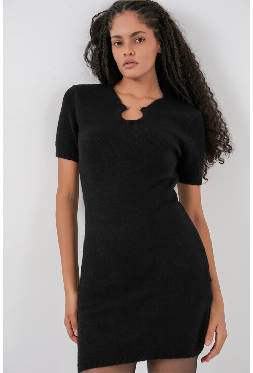 Kadın Kolye Detaylı Triko Elbise 15989