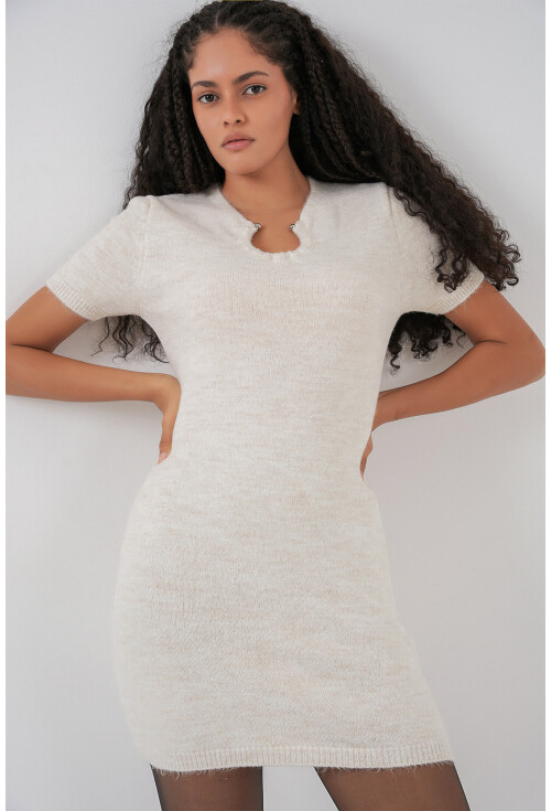 Kadın Kolye Detaylı Triko Elbise 15989