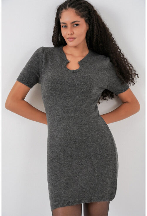Kadın Kolye Detaylı Triko Elbise 15989