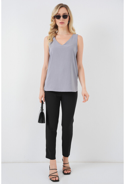 V Yaka Sıfır Kol Bluz 950