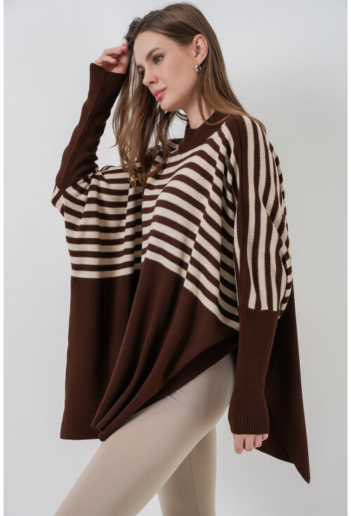 15783 Yırtmaçlı Panço Kazak