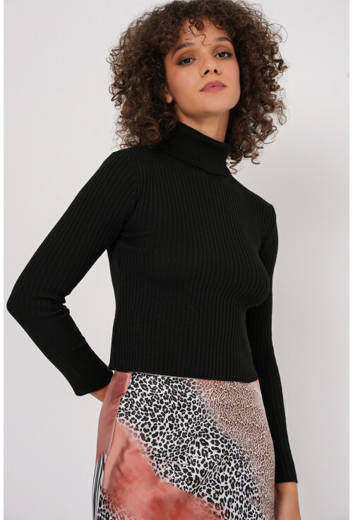 15896 Boğazlı Triko Kazak