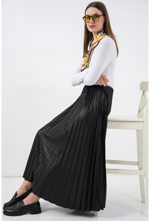 8009 Deri Görünümlü Piliseli Etek