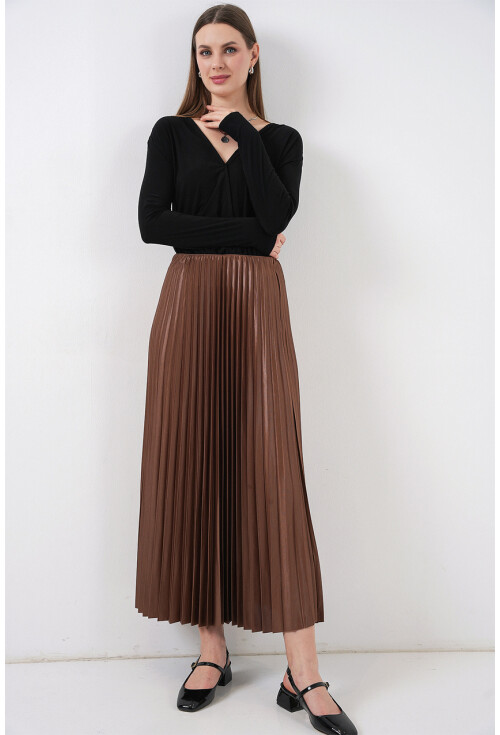 8009 Deri Görünümlü Piliseli Etek