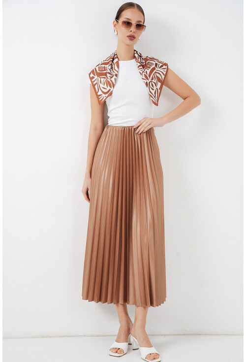 8009 Deri Görünümlü Piliseli Etek