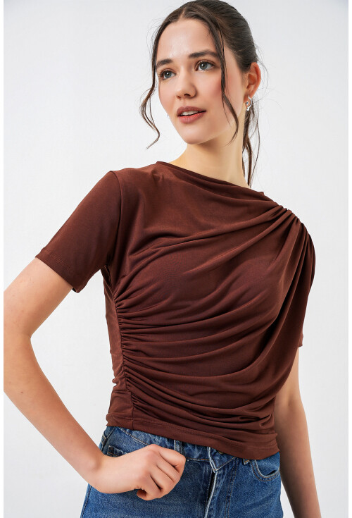 Büzgü Detaylı Kısa Kol Sandy Bluz 945