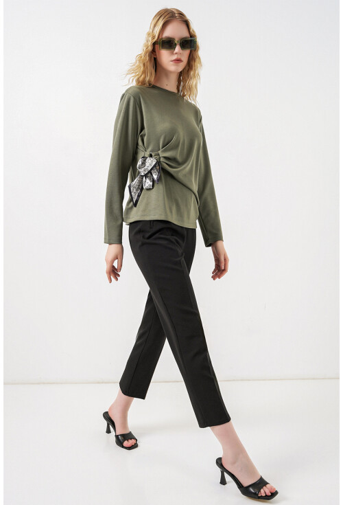 Kadın Fular Detaylu Uzun Kol Bluz 40000