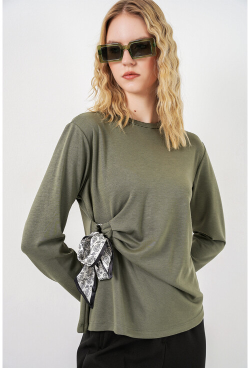 Kadın Fular Detaylu Uzun Kol Bluz 40000