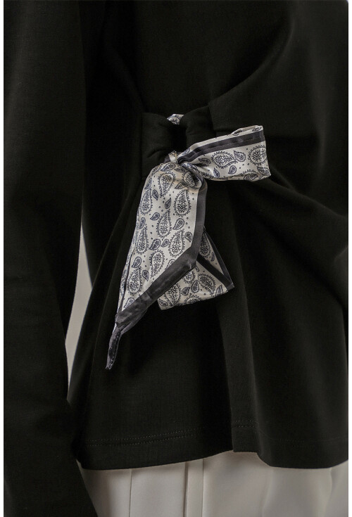 Kadın Fular Detaylu Uzun Kol Bluz 40000