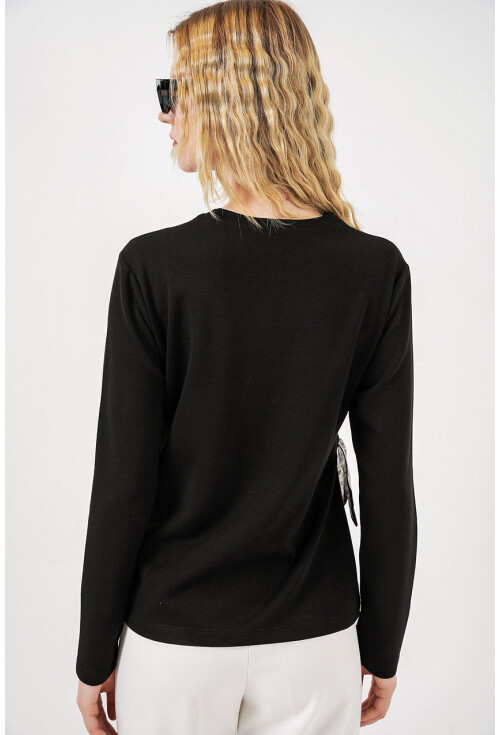 Kadın Fular Detaylu Uzun Kol Bluz 40000