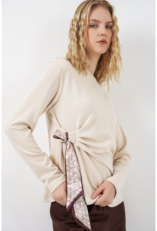 Kadın Fular Detaylu Uzun Kol Bluz 40000