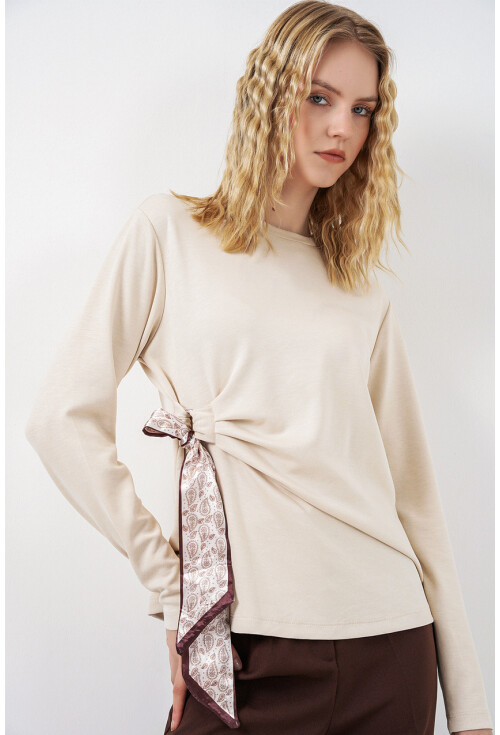 Kadın Fular Detaylu Uzun Kol Bluz 40000