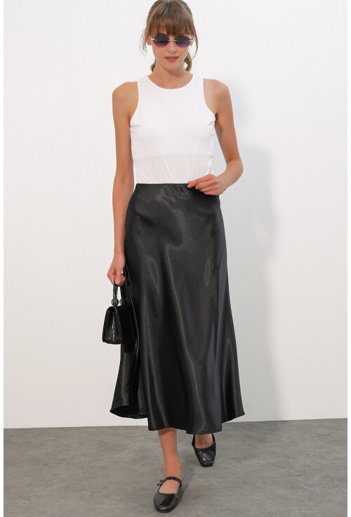 15806 Satin Skirt