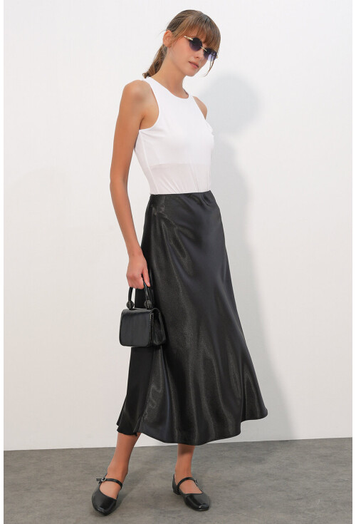 15806 Satin Skirt